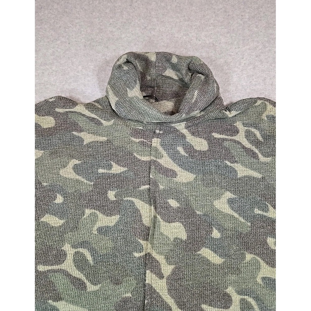 Vince Camuto Top‎ Womens Size Large Camo Green Turtleneck Waffle Knit NWT - Picture 2 of 4